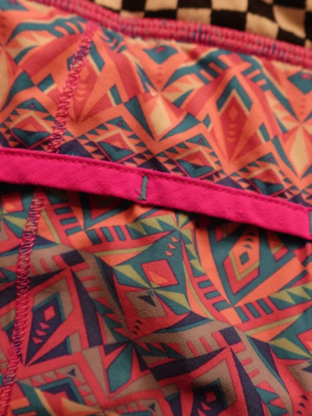 Ivivva by Lululemon Speedy Running Shorts Girls Size 7 Pink Blue Geometric Print